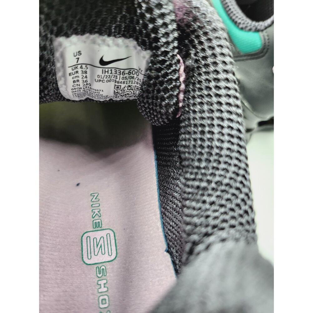 Size 7 - Nike Women's Shox TL Light Artic Pink, Off Noir, and Neptune Green - Picture 5 of 5